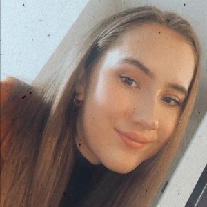 Meet your Posher, Jennette